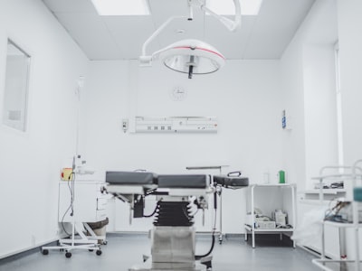 Patient recovery tracking and follow-up care system